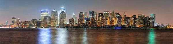ニューヨーク市のマンハッタンの黄昏のパノラマ — ストック写真