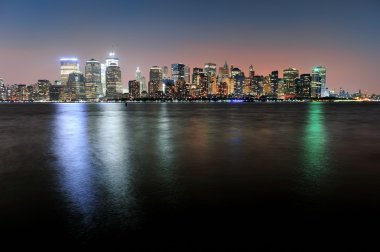 New York'un manhattan alacakaranlıkta panorama