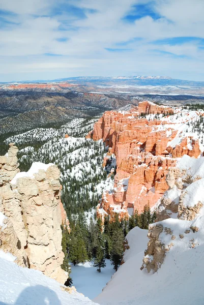 Kışın kar ile Bryce canyon. — Stok fotoğraf
