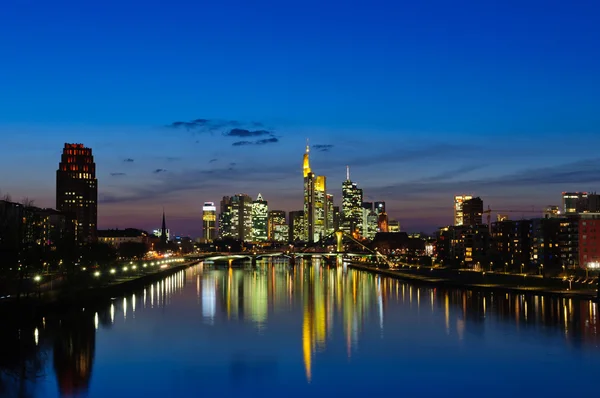 Frankfurt am main, Almanya-alacakaranlık — Stok fotoğraf