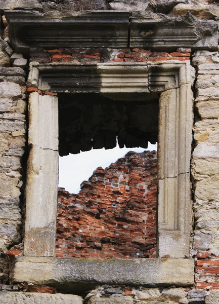 中世の城の窓 — ストック写真