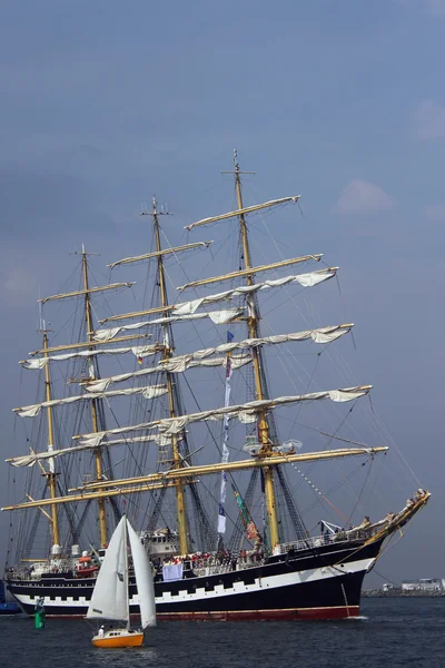 Navios à vela (desfile mundial de veleiros em Warnemunde  - — Fotografia de Stock