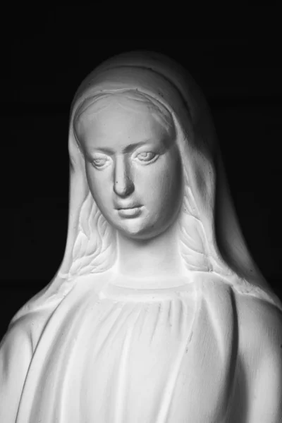 Standbeeld van maagd Maria — Stockfoto