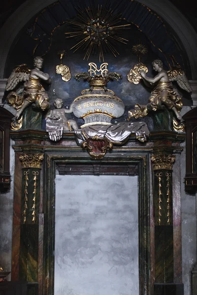 Interiér chrámu řádu jezuitů-. XVII století v — Stock fotografie
