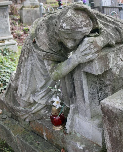 stock image Statue of women on Tomb