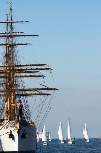 Zeilschepen (wereldwijd parade van zeilschepen in Warnemunde) — Stockfoto