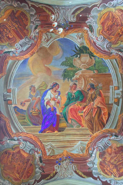 Wnętrze kościoła świętych Piotra i Pawła xvii wieku bar — Zdjęcie stockowe