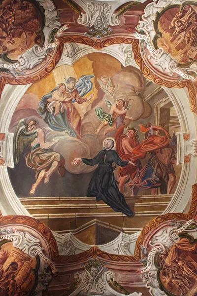 Interieur van de kerk van de heiligen Petrus en Paulus xvii eeuw bar — Stockfoto