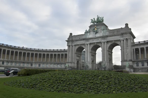 Брюссель - Триумфальная арка — стоковое фото