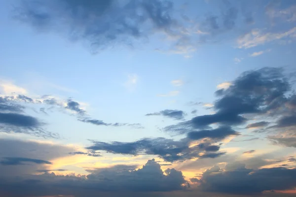 Chmurne niebo — Zdjęcie stockowe