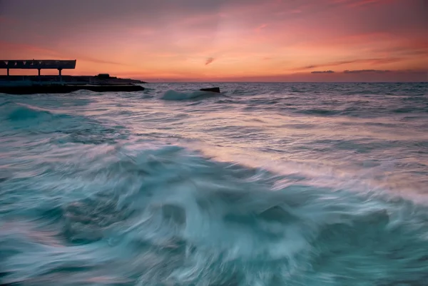 Krásné kamenné moře pláž — Stock fotografie
