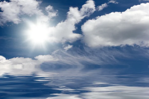 Cielo nuvoloso sul mare — Foto Stock
