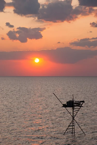 Plataforma de pesca en el Mar Negro. Planta de pesca . —  Fotos de Stock