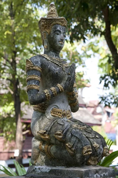 Buddhist temple figure — Stock Photo, Image