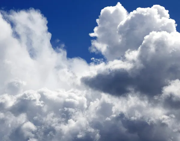 Fluffy clouds Stock Photos, Royalty Free Fluffy clouds Images ...