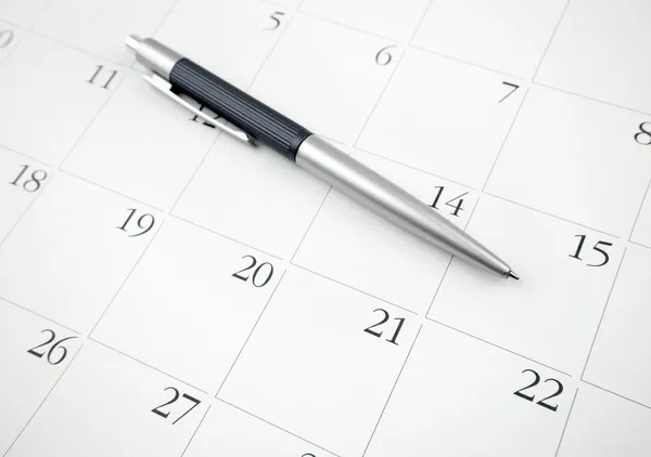 Caneta no calendário — Fotografia de Stock