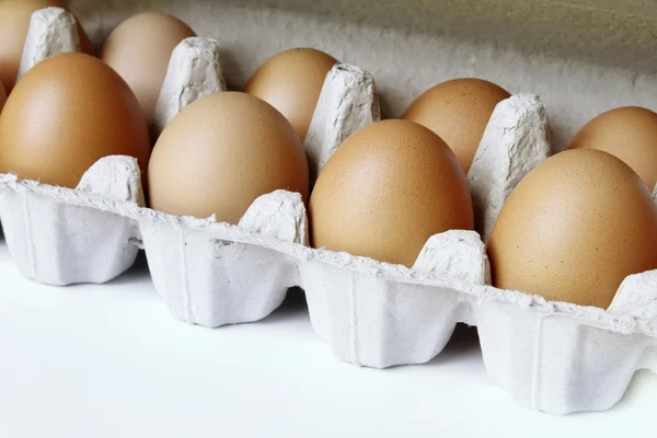 Közelkép a tyúk tojás karton — Stock Fotó