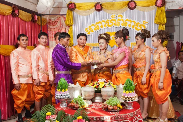 캄보디아 신부와 신랑 — 스톡 사진