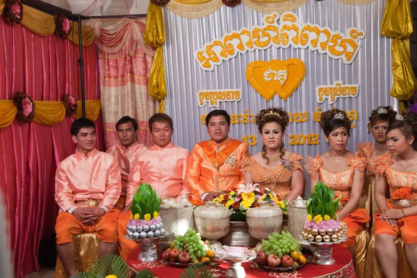Kambodjanska bruden och brudgummen — Stockfoto