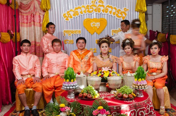 Kambodschanische Braut und Bräutigam — Stockfoto