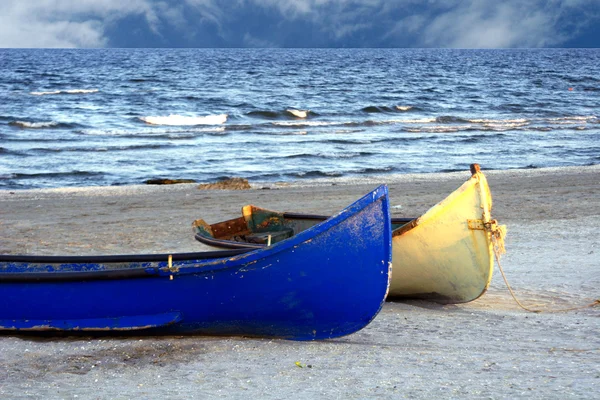 Dos barcos en la playa — Foto de Stock