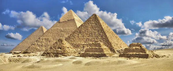 Піраміди — стокове фото