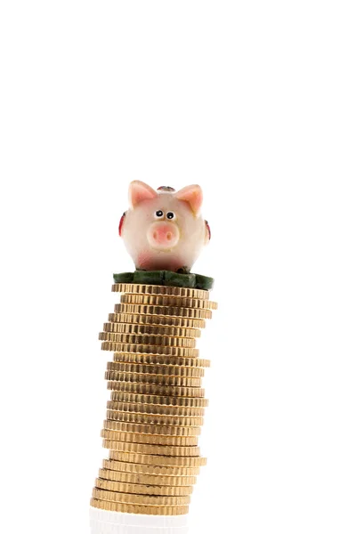 Piggy Bank euro-érmék érmék halom — Stock Fotó