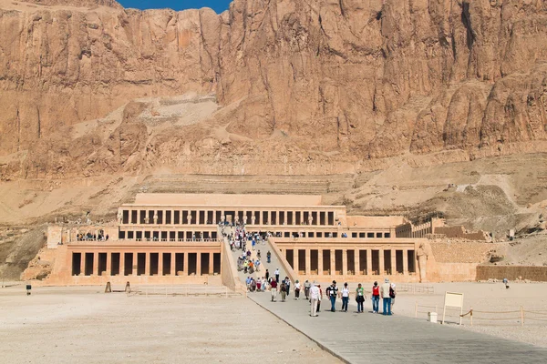 Egypte, westerse Thebe, tempel van Hatsjepsoet — Stockfoto