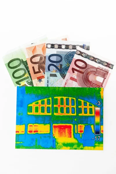 Energy savings. house with thermal imaging camera — Stock Photo, Image