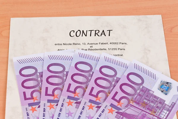 Eurobankbiljetten en contract (Frans) — Stockfoto