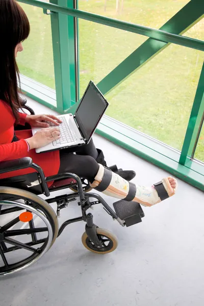 stock image Woman with broken leg