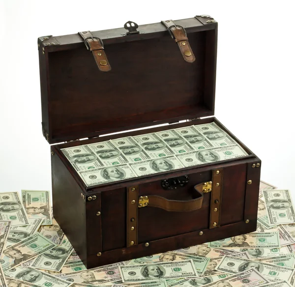 Dólares en cofre del tesoro — Foto de Stock