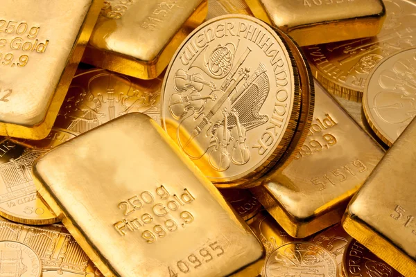 ゴールド地金よりも本物の金の投資 — ストック写真