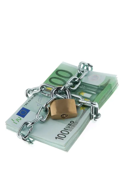 Billets de banque en euros avec serrure et chaîne . — Photo