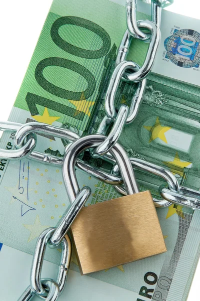 Банкноти євро з блокування і ланцюг. — стокове фото