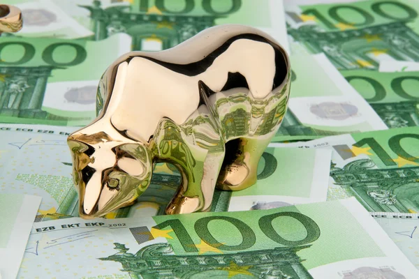 Euro banknotes. bulls and bears — Stock Photo, Image