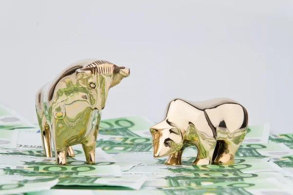 Euro banknotes. bulls and bears — Stock Photo, Image