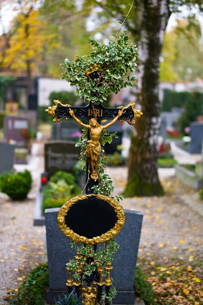 Stone grave in a cemetery — Stock Photo, Image