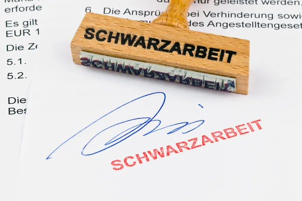 Holzmarke auf dem Dokument: Schwarzarbeit — Stockfoto