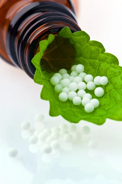 Homöopathie. Globuli als alternative Medizin — Stockfoto