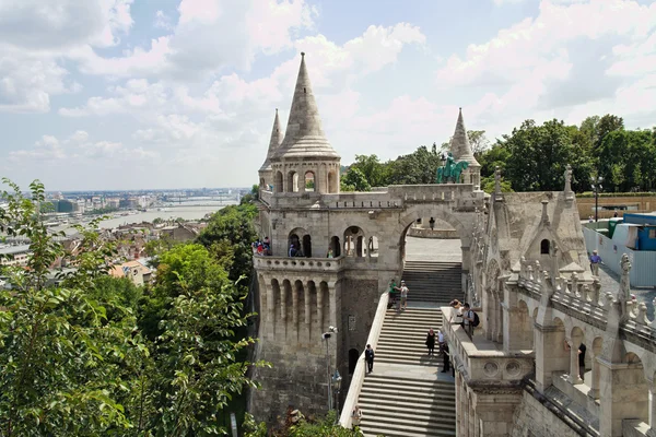 Magyarország, budapest, Halászbástya. utca-és városrészlet — Stock Fotó