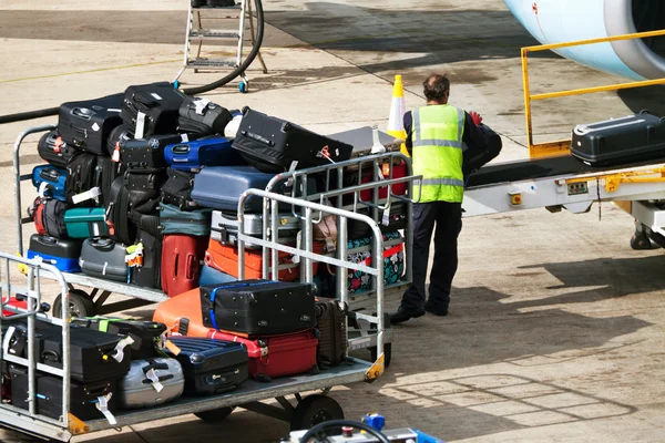 Mala. bagagem quando carregada — Fotografia de Stock