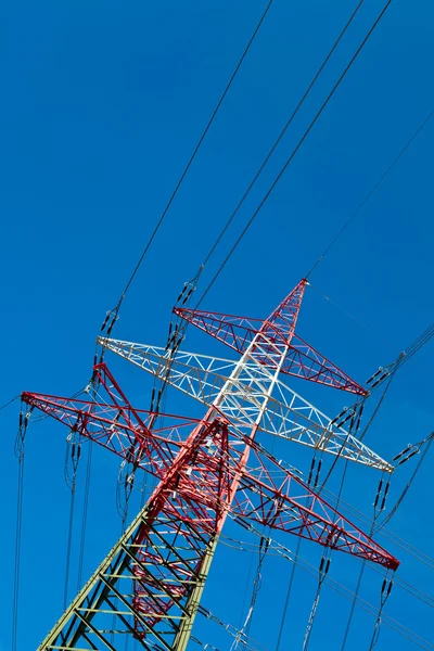 Pylonen van een lijn van de macht — Stockfoto
