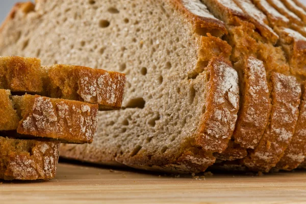 Fette di pane di pane scuro — Foto Stock