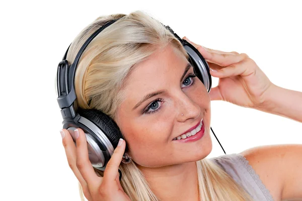 音楽を聴くヘッドフォンを持つ女性 — ストック写真