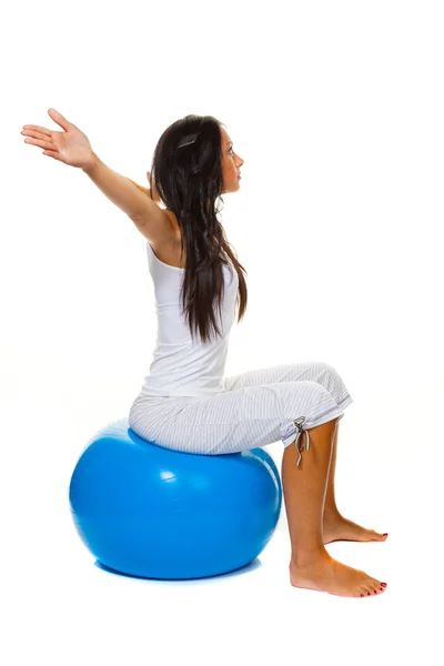 Mulher com bola de exercício — Fotografia de Stock