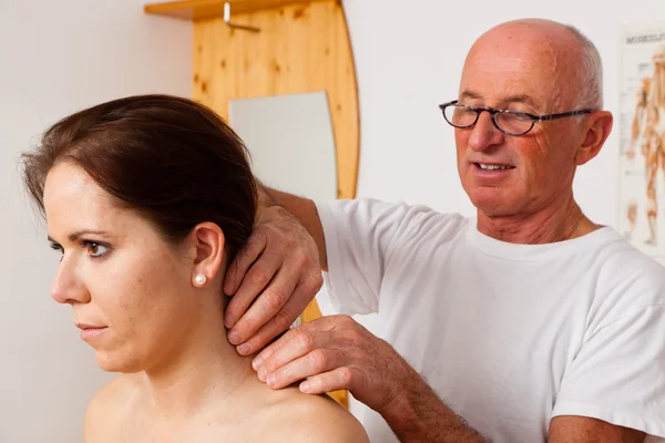 Rust en ontspanning door middel van massage — Stockfoto