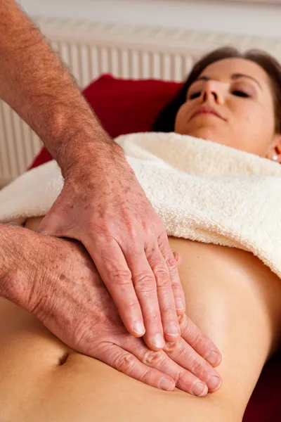 Rest and relaxation through massage — Stock Photo, Image