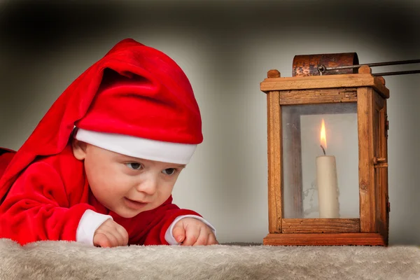 Маленька дитина як Санта Клаус — стокове фото