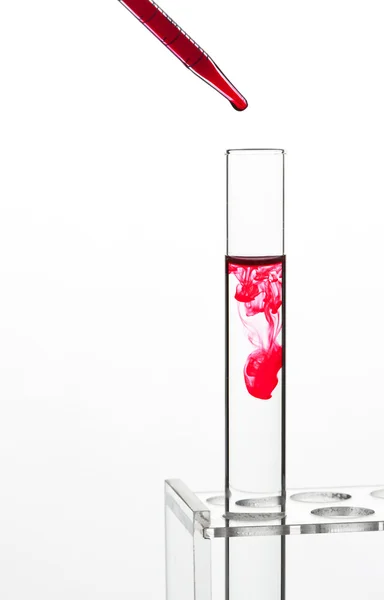 Laboratorieartiklar av glas i laboratorium — Stockfoto